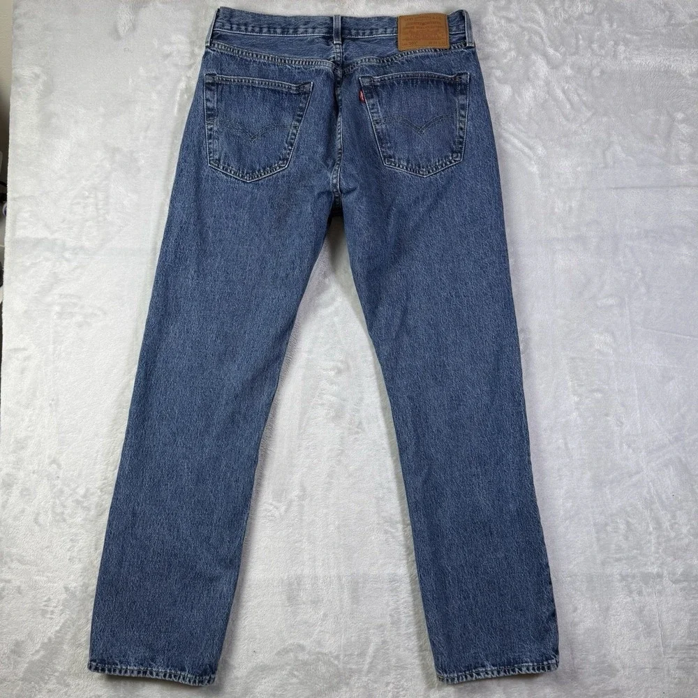 Levi's 501 Medium Wash Jeans Men's 34 x‎ 32 (actually 32x30) Casual Classic Blue